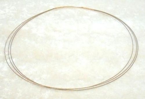 Necklace 3-row, 42 cm in gold.