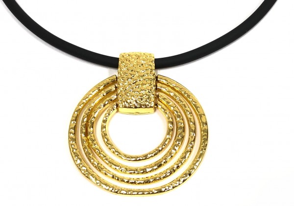 Rubber chain with large pendant – color: Gold- Length 50 cm