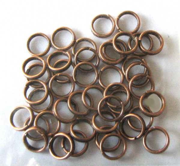 Split rings / snap rings 6x0,7 mm – 5 grams approx.40-50 pieces Colour: Copper