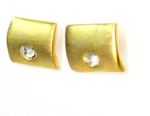 Earrings gilded with clear crystal