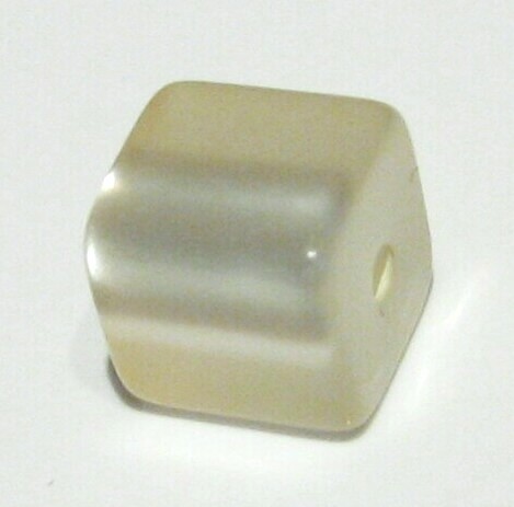 Polaris cube 8 mm champagne glossy – small hole