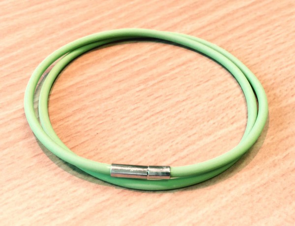 Kautschuk Collier 3mm kiwi-grün - mit Klickverschluss - verschiedene Längen