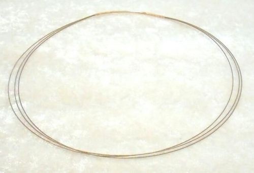 Necklace 3-row, 40 cm in gold.