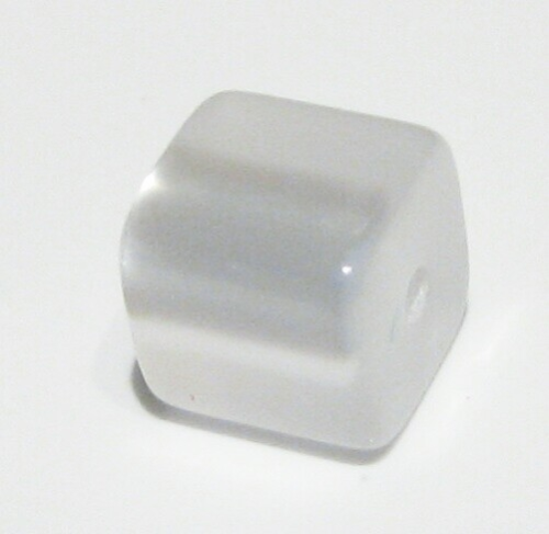 Polaris cube 8 mm white – small hole