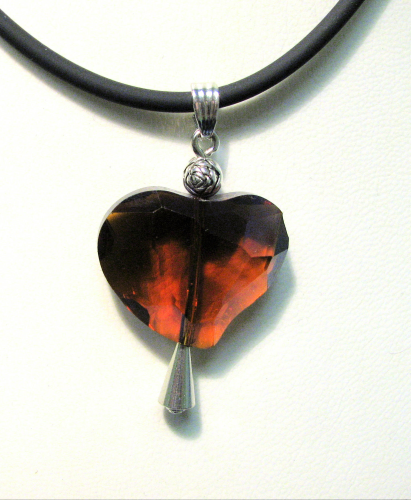 Glass heart with crystal cut – color: Smoked topaz