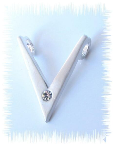 Creative pendant – V – small, silver plated with Swarovski crystal