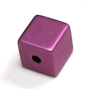 Aluminum cube anodised 8x8 mm – anodised light-amethyst