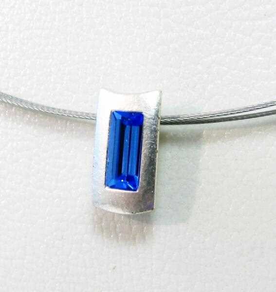 Pendant silver plated with crystal sapphire