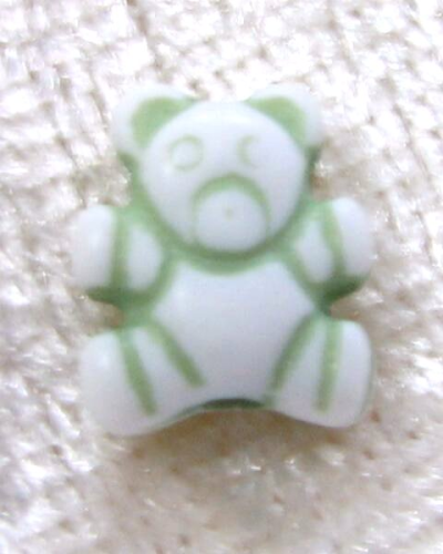 Bear 9x8 mm – light green-white