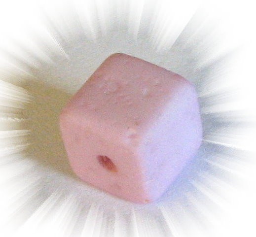 Polaris Gala sweet cube 8 mm light purple – small hole