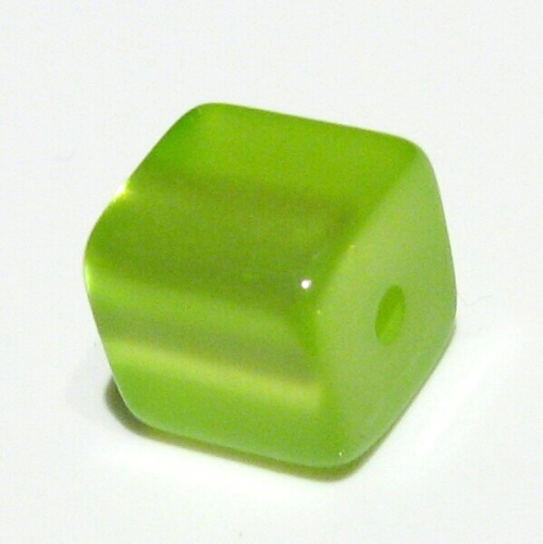 Polaris cube 8 mm apple green glossy – small hole